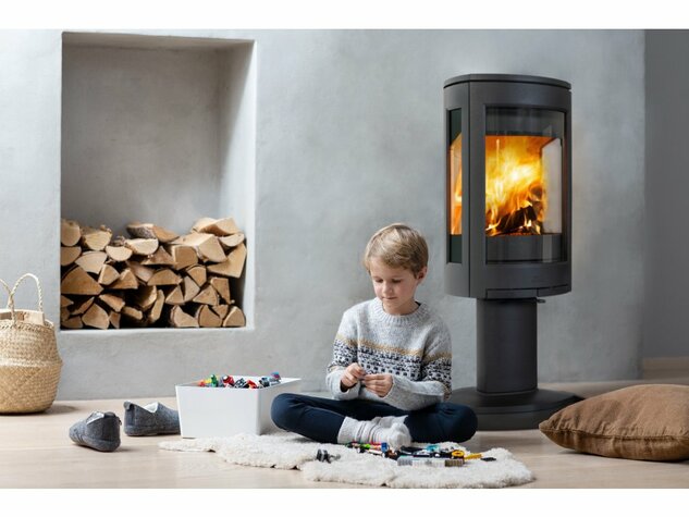 JOTUL F 373V2 ADVANCE BP ČIERNY LAK