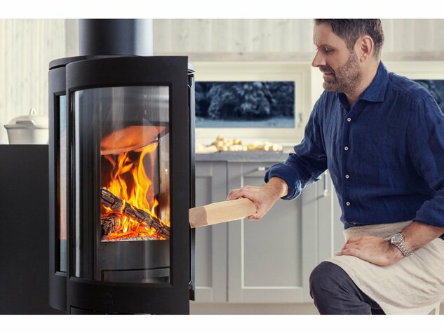 JOTUL F 373V2 ADVANCE BP ČIERNY LAK